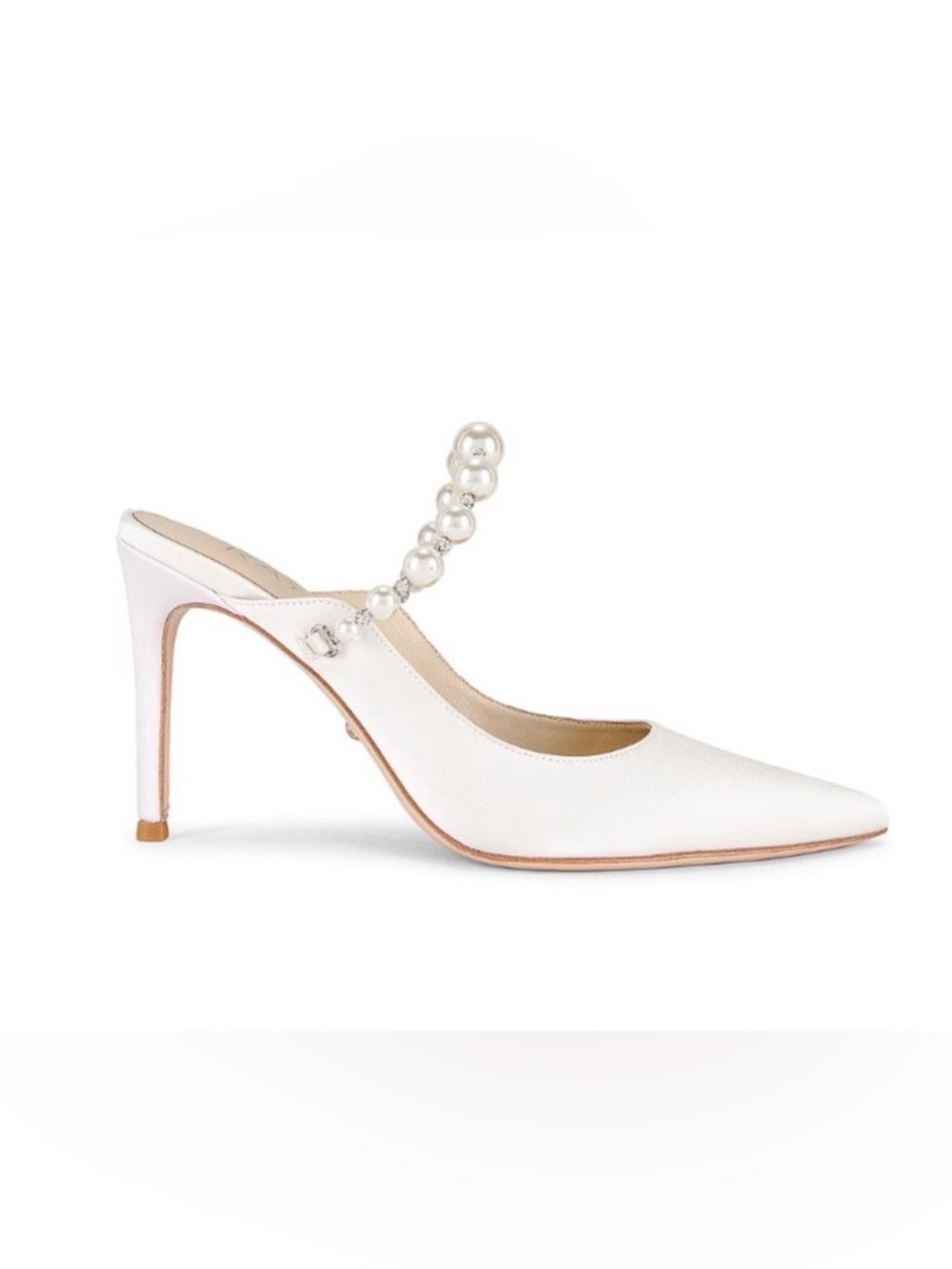 REVOLVE Reception Heel in Ivory-
RAYE